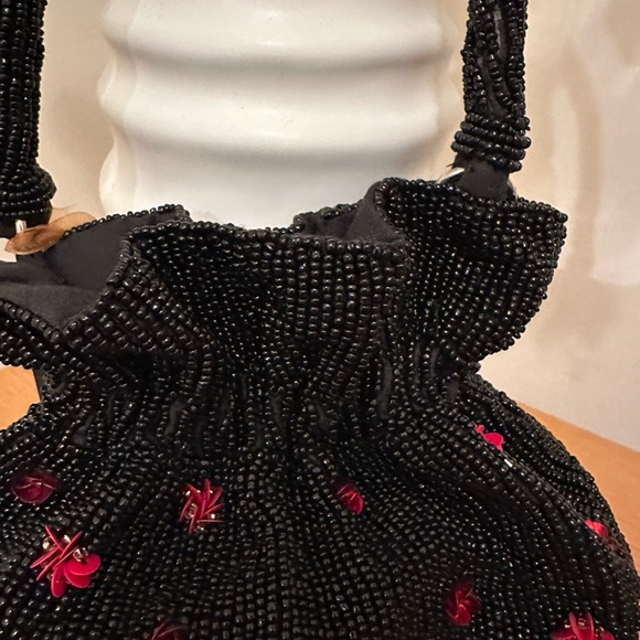 NWT Beaded Black Band bag with Red Floral Design Hand Crafted made in India - Picture 8 of 12